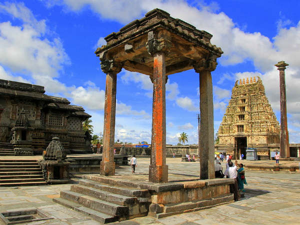 చెన్నకేశవ ఆలయం:బేలూర్
