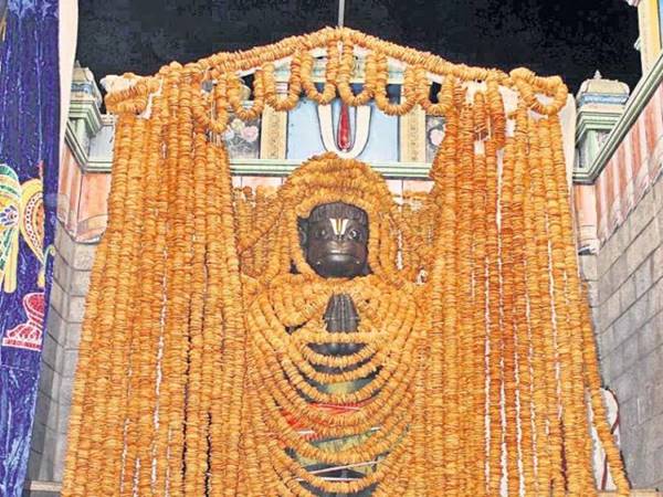 నామక్కల్ లోని ఆంజనేయుడు కొన్ని వందల సంవత్సరాలుగా