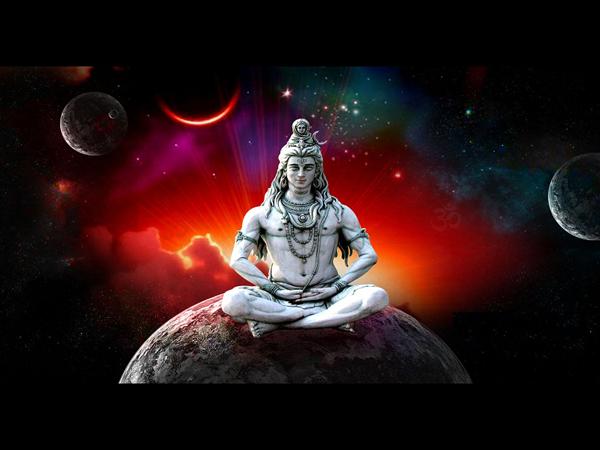 ఇక్కడ స్వామి వారు సోమేశ్వరునిగా పూజలు అందుకుంటున్నాడు