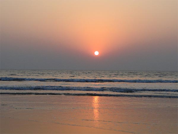 గుహగర్ బీచ్ :