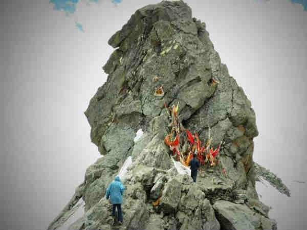 హిమాచల్ ప్రదేశ్ లోని సముద్రమట్టానికి 6000 అడుగుల ఎత్తులో ఉండే