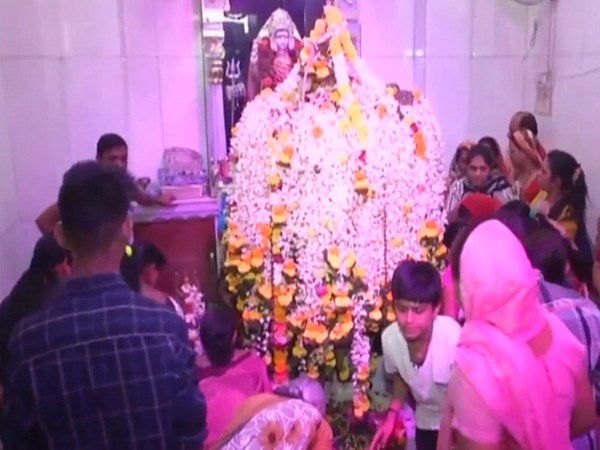 ఉమ్రాలో రామ్నాథ్ శివ ఘేలా దేవాలయం ఉంది