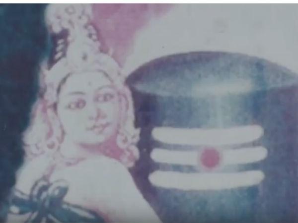 పార్వతి శివునిప్రేమలోనే తన్మయత్వంతో