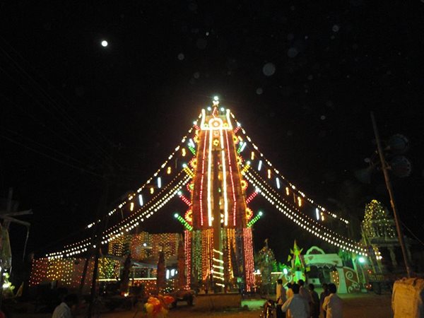 జంపనోరి గుడి’’ అనే మరో పేరు