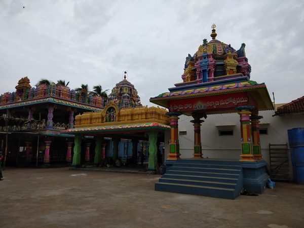 పౌరాణికంగా అత్తిలి గ్రామం అత్రి మహర్షి తపోభూమి అని ప్రసిద్ధి పొందింది.