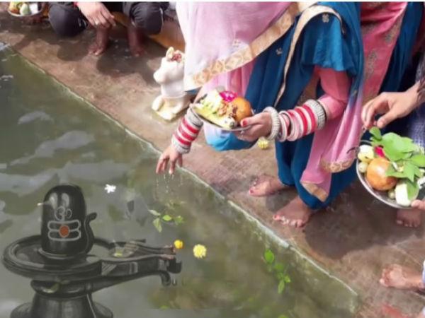 జలం ఉద్భవించి లింగాకృతిలో పొంగి ప్రవహిస్తుంది