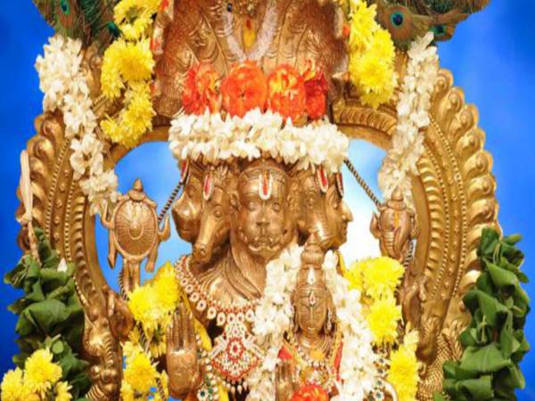 ప్రతి సంవత్సరం చైత్ర శుద్ధ ఏకాదశి నుండి స్వామివారికి బ్రహ్మోత్సవాలు