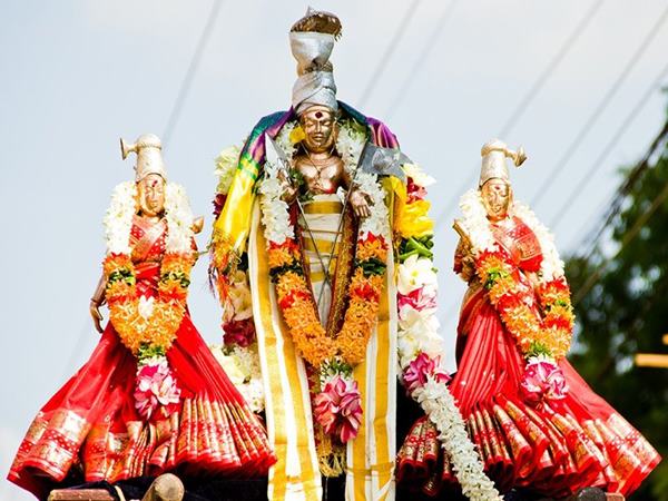 ప్రతి మంగళవారం మహిళలు మధ్యాహ్నం