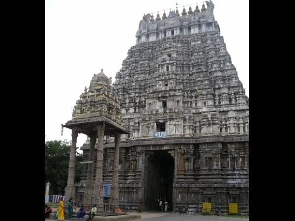 శ్రీవారి మూర్తి విగ్రహంలోపలికి నీళ్ళు చేరని విధంగా జాగ్రత్తలు