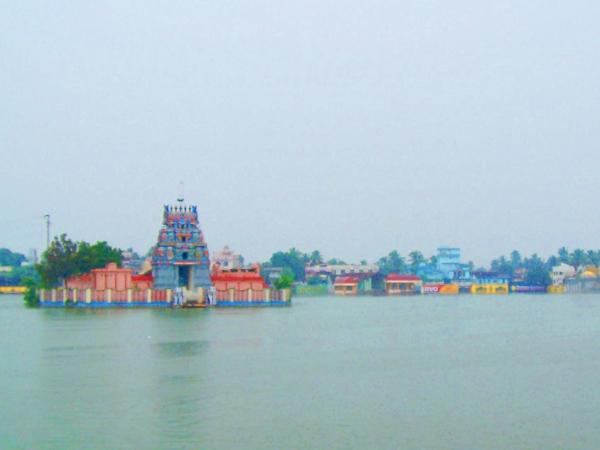 ఈ ఆలయంలో అమ్మవారు కమలాంబికా అమ్మవారు