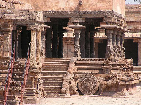 మండప స్థంభాల పైన చెక్కిన శివకళ్యాణ దృశ్యాలు