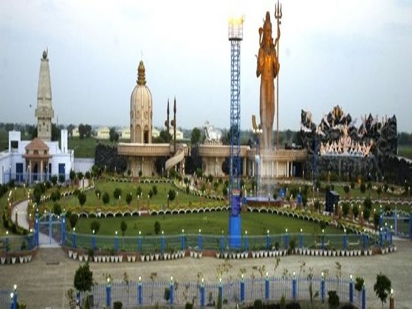 13 వ శతాబ్దంలో డేరా బాబా సర్సాయి నాథ్ దేవాలయం