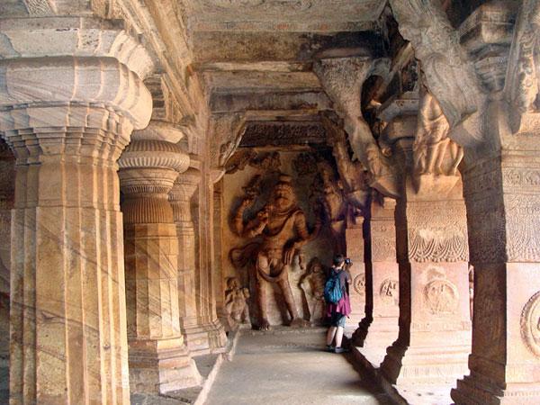 బాదామి మరియు చుట్టుపక్కల పర్యాటక ప్రదేశాలు