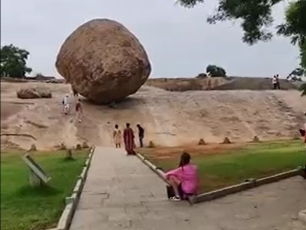 ఐదు రధాలు, గుహాలయాలు